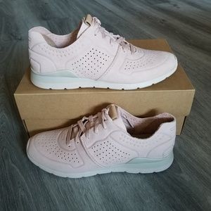 NEW in BOX UGG Tye Sneakers SIZE 9.5